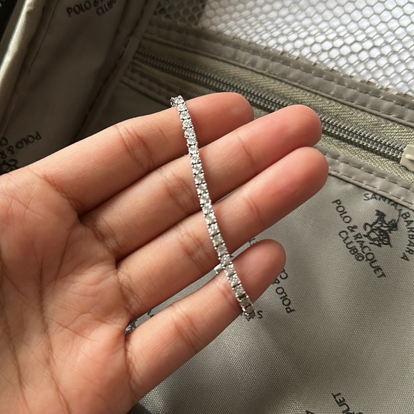 *SOLD* Michael hill Tennis Bracelet with 0.25 Carat TW of Diamonds - Picture 4 of 6